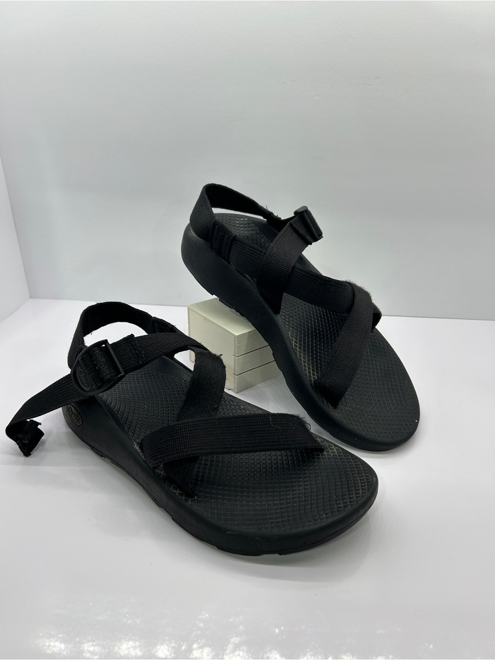 Men’s size 9 Chaco sandals black